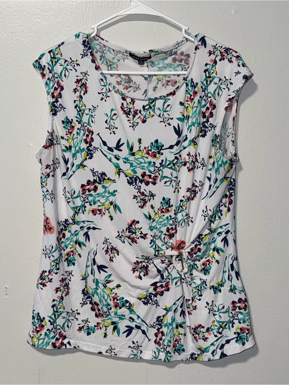 Ava & Grace White Floral Twist-Front Cap Sleeve Top